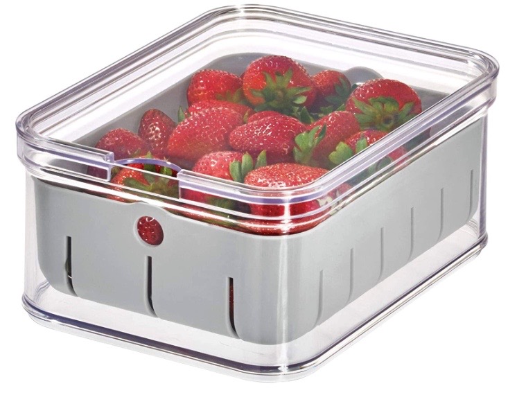 iDesign Aufbewahrungsbox für den Kühlschrank oder Küchenschrank, Kühlschrank Box aus Kunststoff mit Siebeinsatz, Kühlschrank Organizer für Obst und Gemüse, durchsichtig/grau